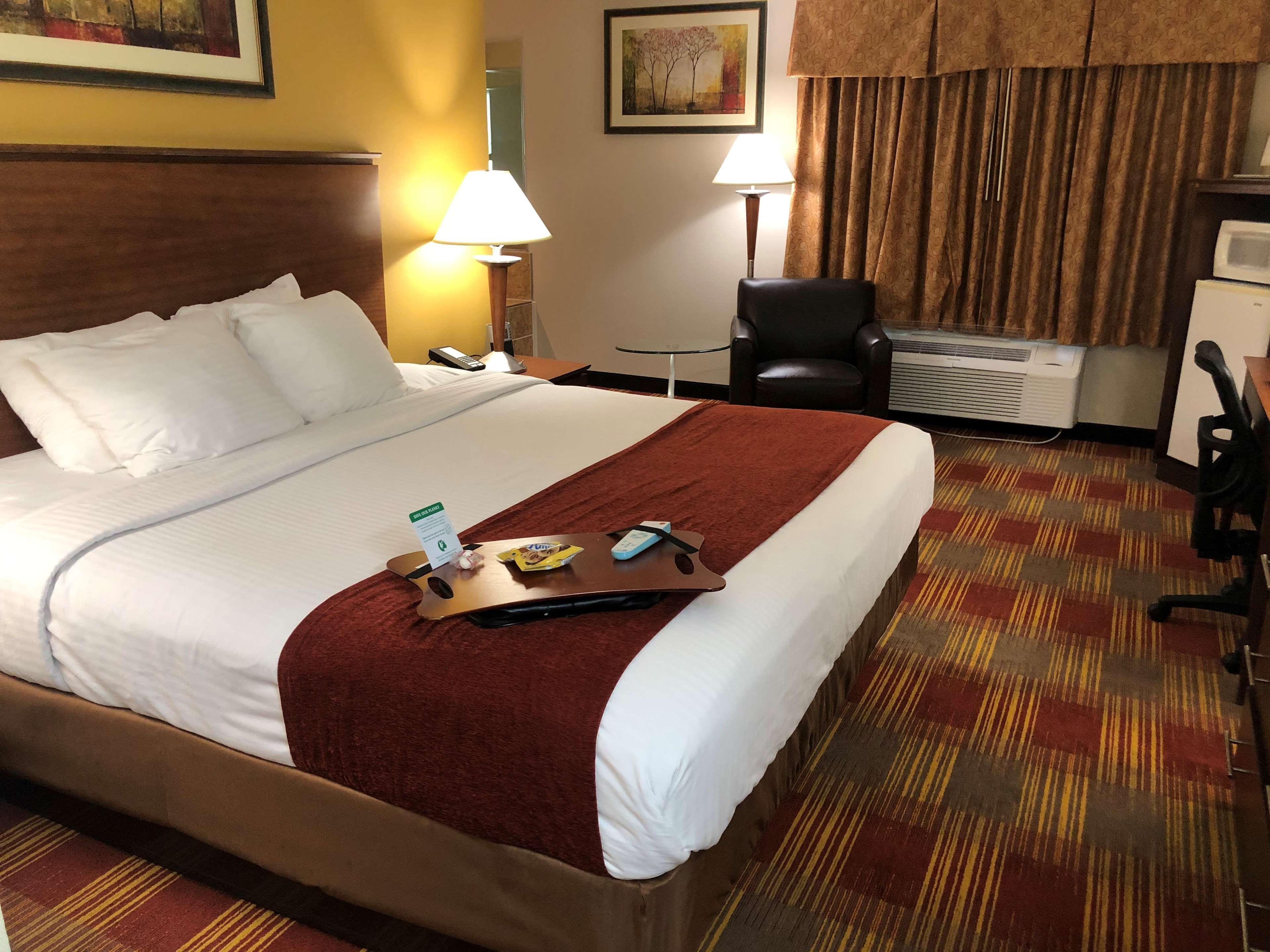 Best Western Lakewood Inn Hebron المظهر الخارجي الصورة