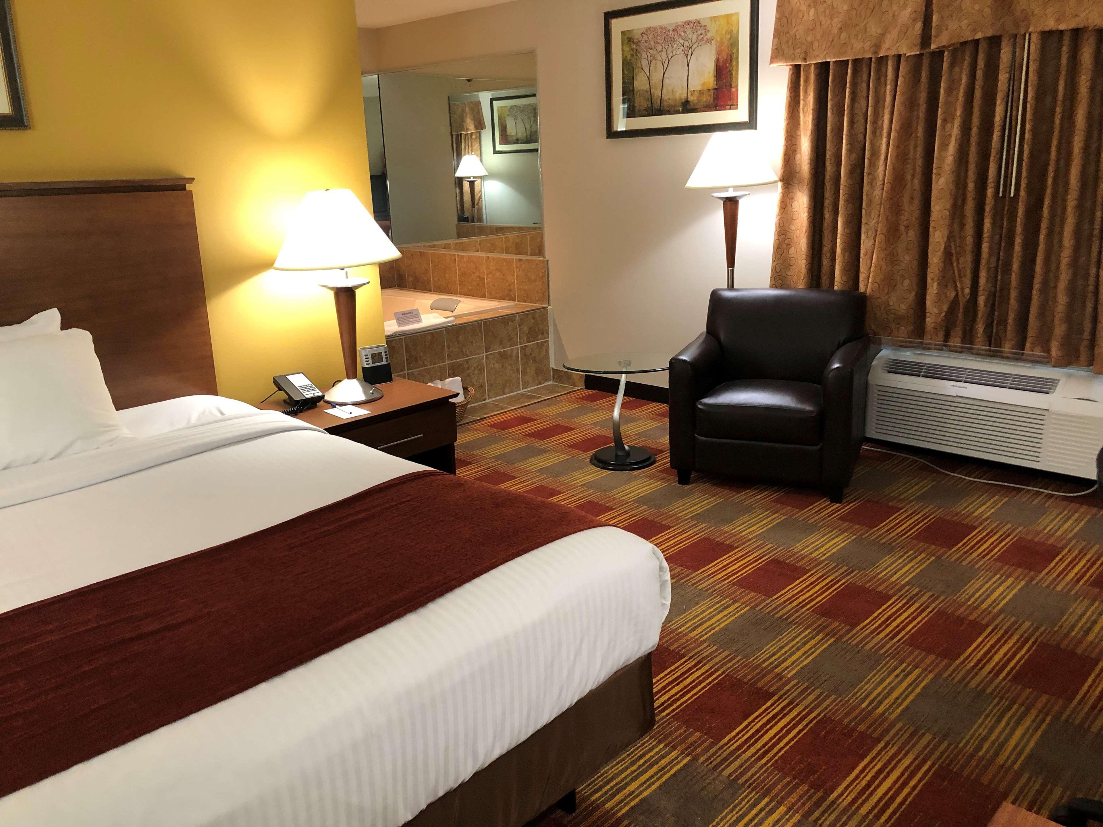 Best Western Lakewood Inn Hebron المظهر الخارجي الصورة
