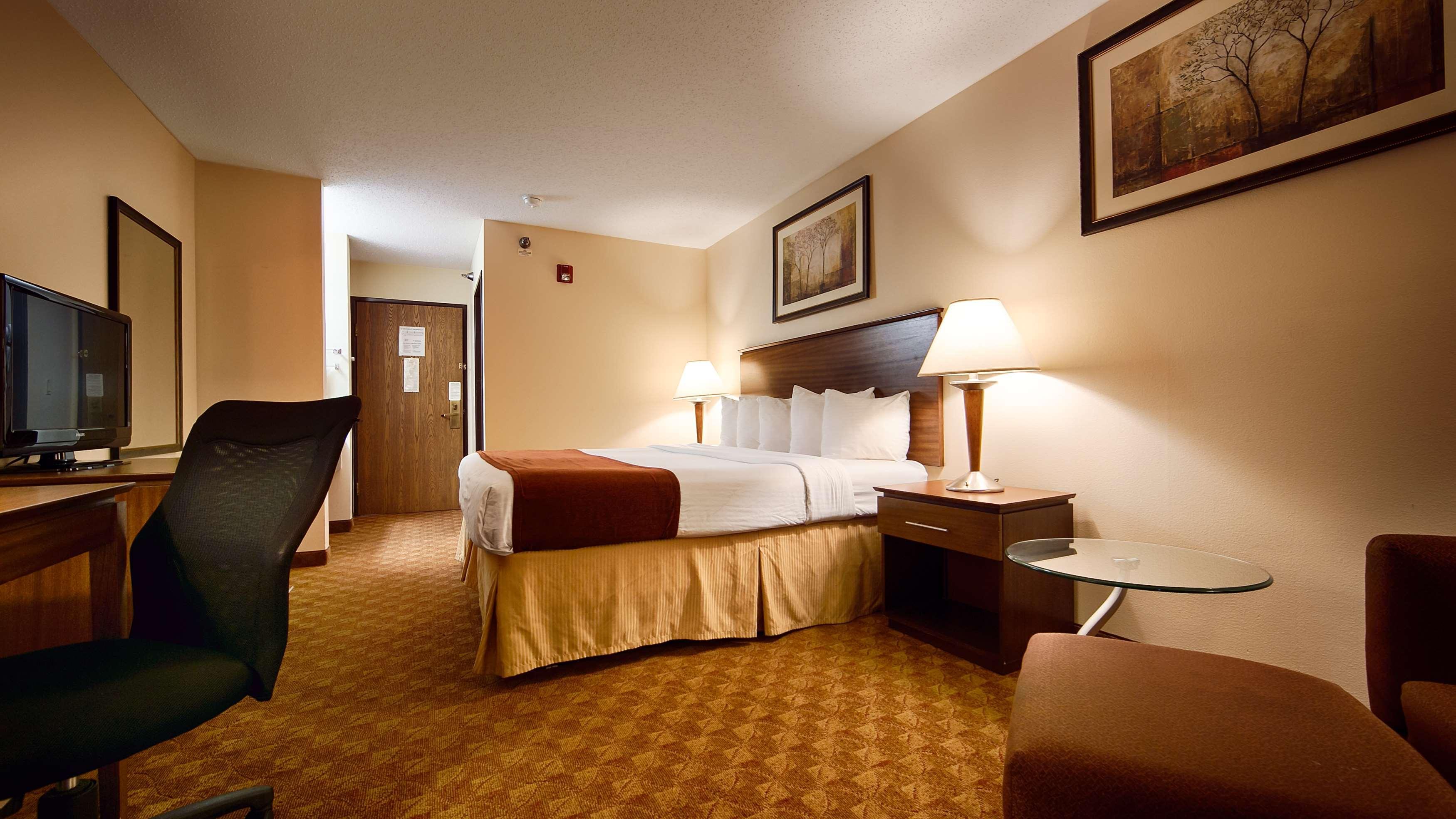 Best Western Lakewood Inn Hebron المظهر الخارجي الصورة