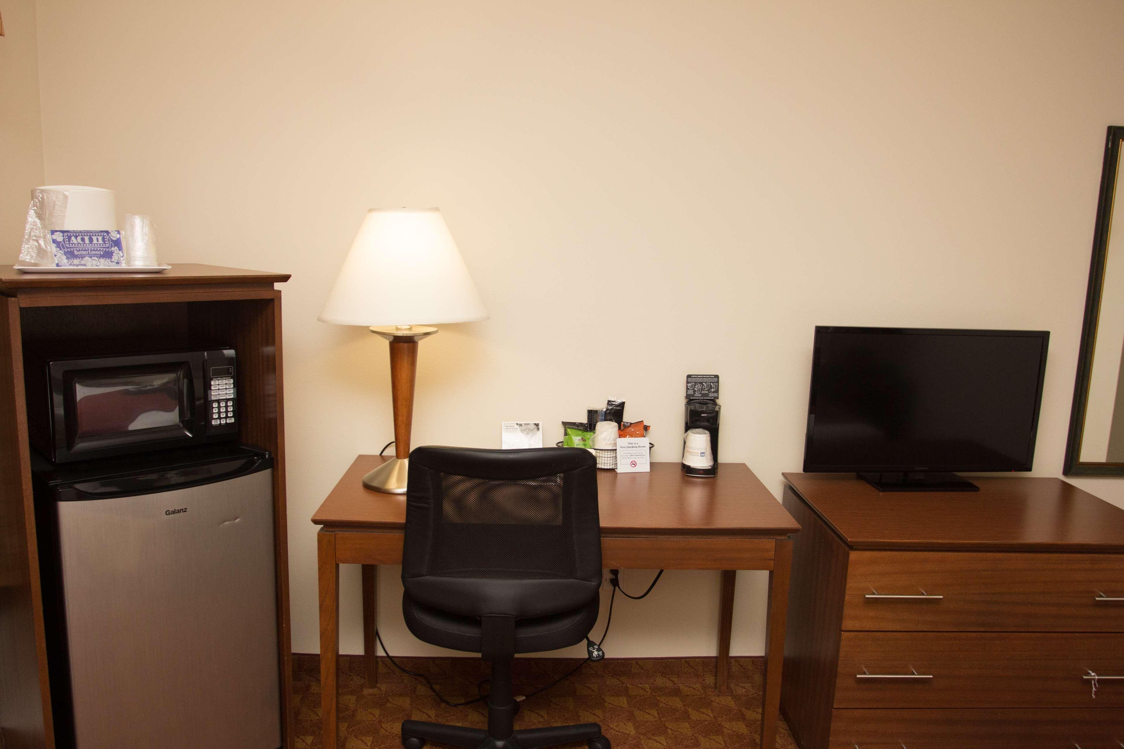 Best Western Lakewood Inn Hebron المظهر الخارجي الصورة