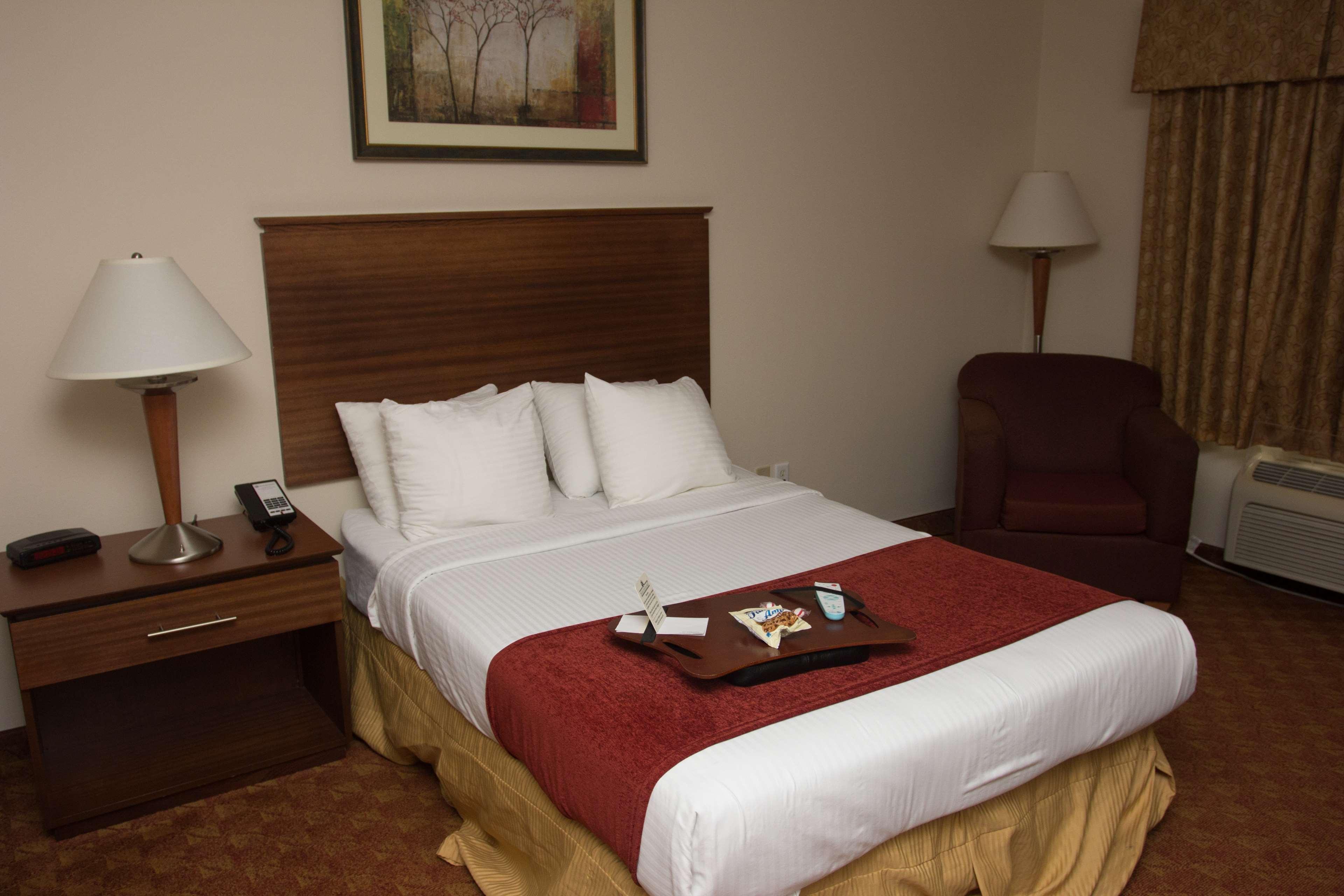 Best Western Lakewood Inn Hebron المظهر الخارجي الصورة