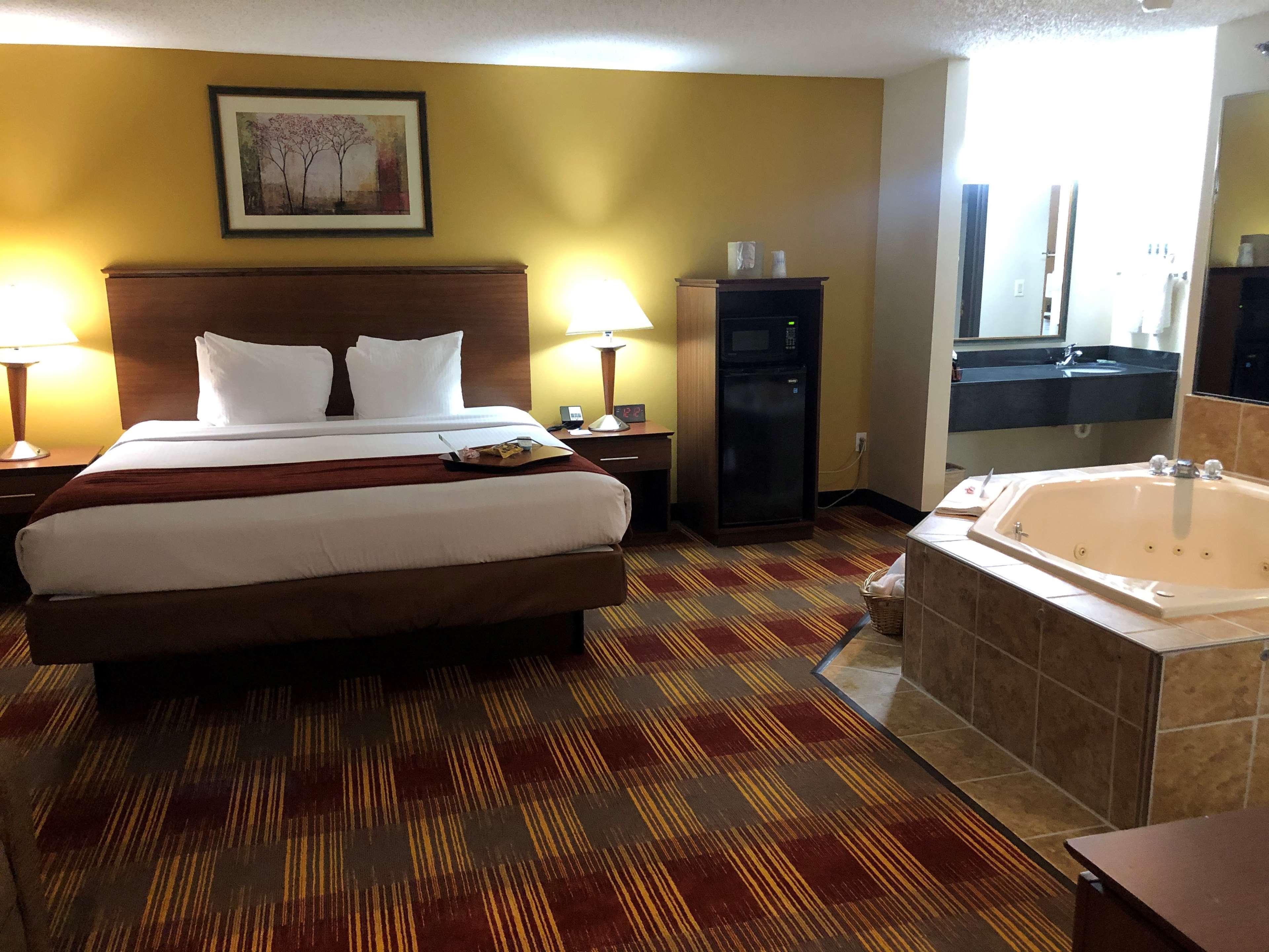 Best Western Lakewood Inn Hebron المظهر الخارجي الصورة