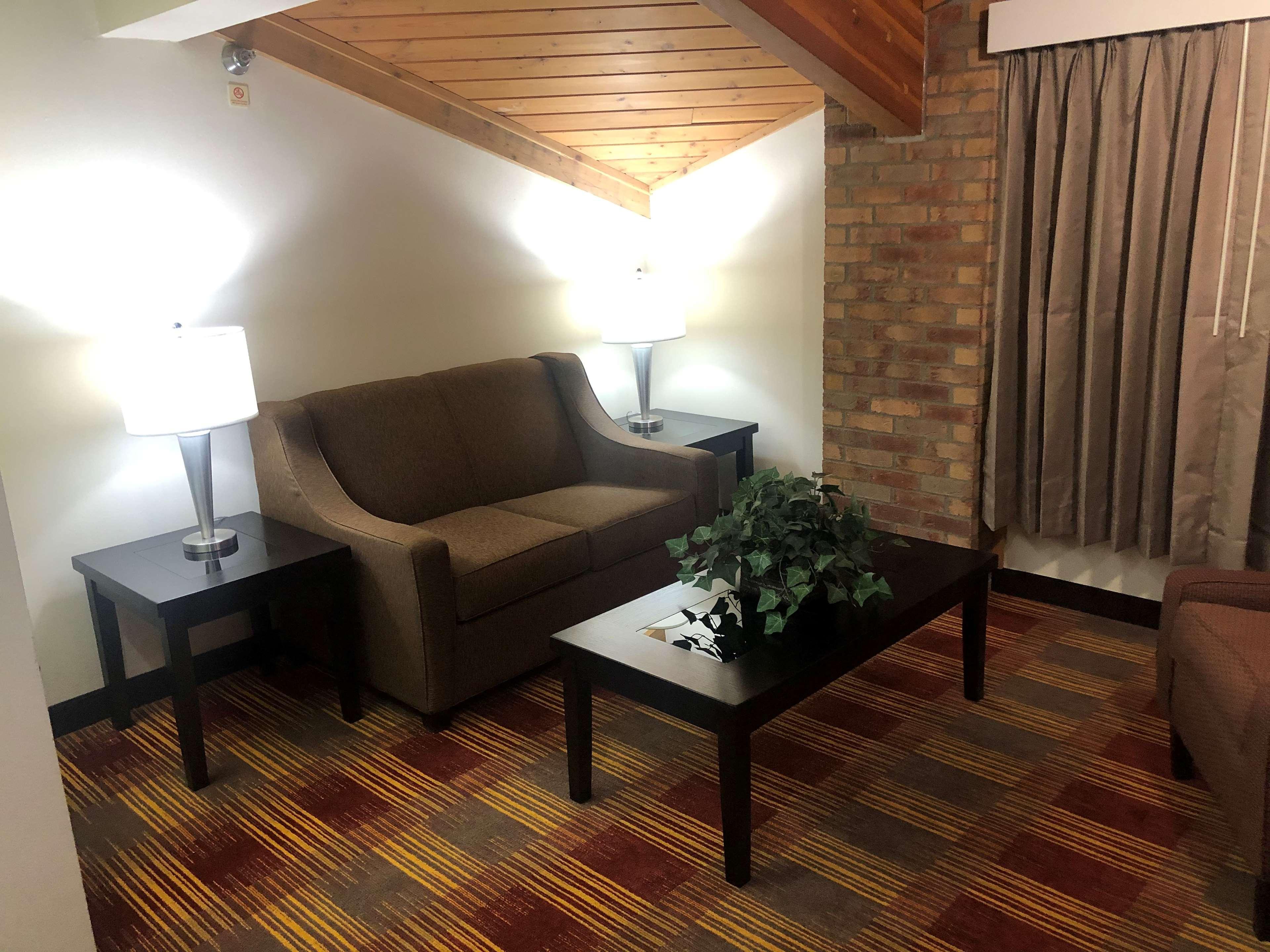 Best Western Lakewood Inn Hebron المظهر الخارجي الصورة