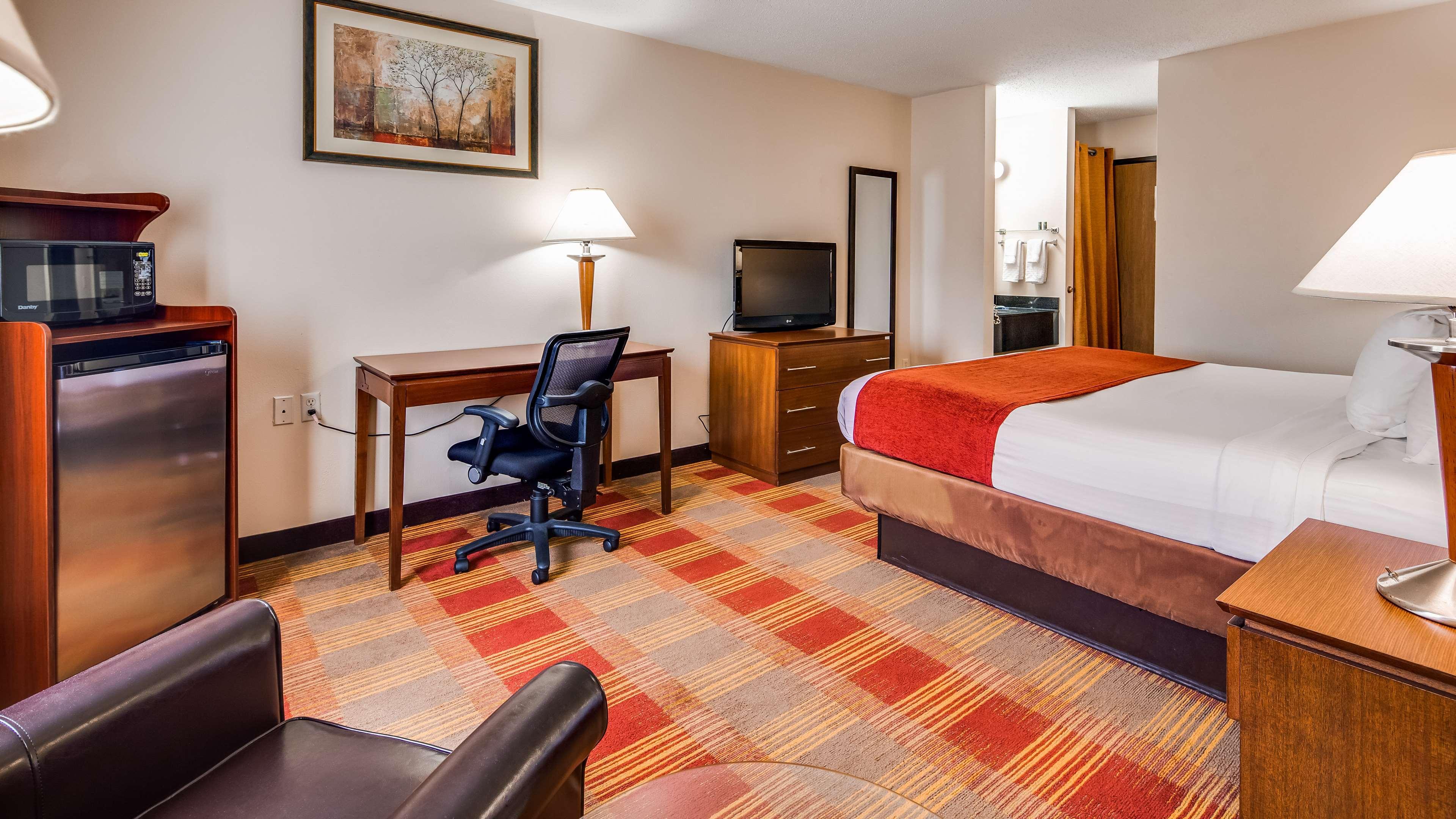 Best Western Lakewood Inn Hebron المظهر الخارجي الصورة