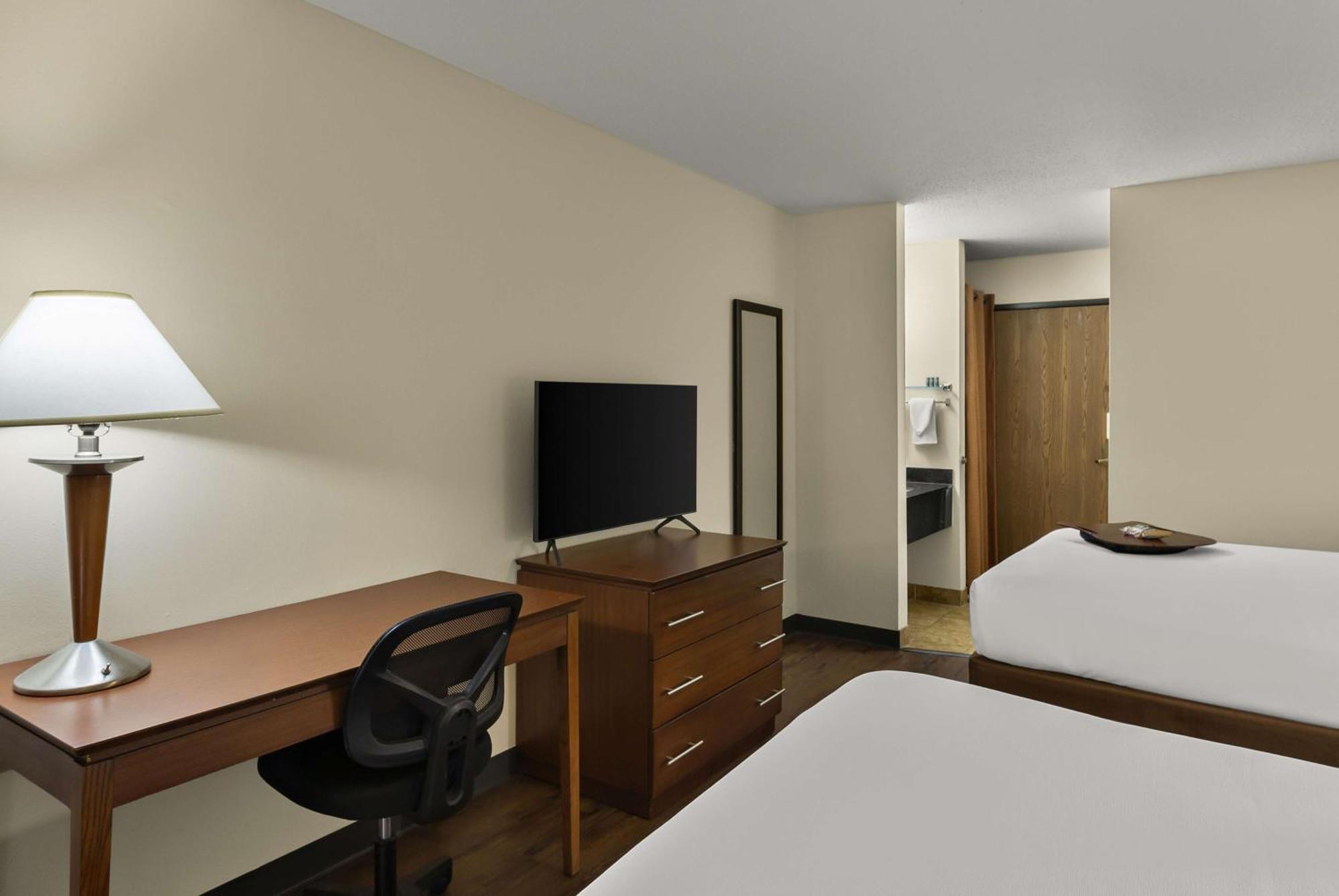 Best Western Lakewood Inn Hebron المظهر الخارجي الصورة