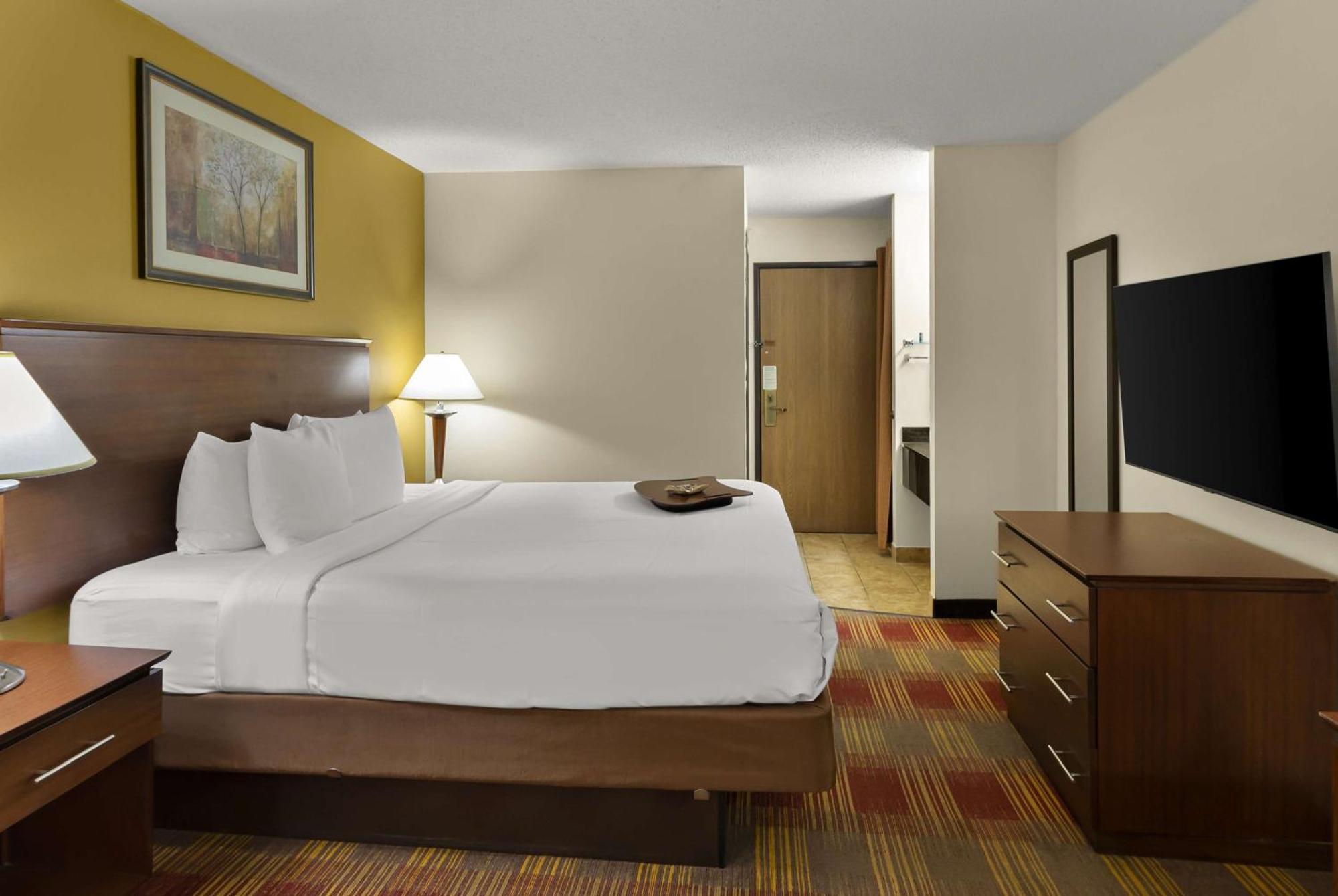 Best Western Lakewood Inn Hebron المظهر الخارجي الصورة