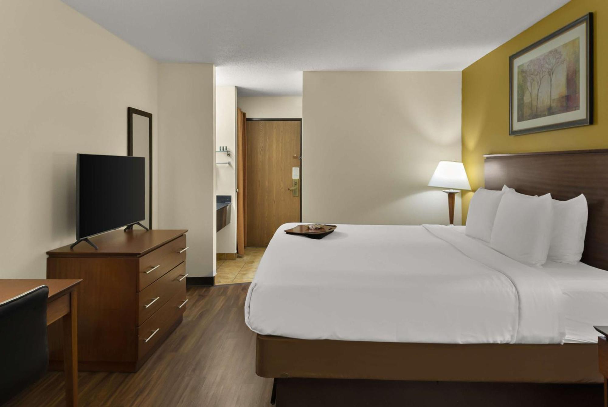 Best Western Lakewood Inn Hebron المظهر الخارجي الصورة