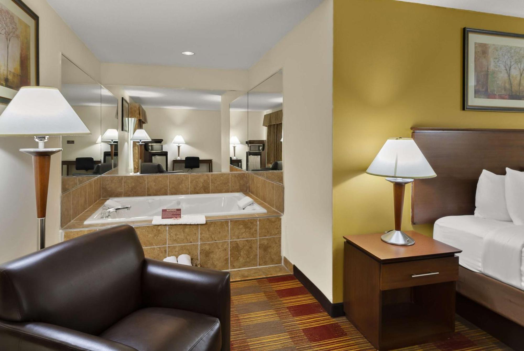 Best Western Lakewood Inn Hebron المظهر الخارجي الصورة