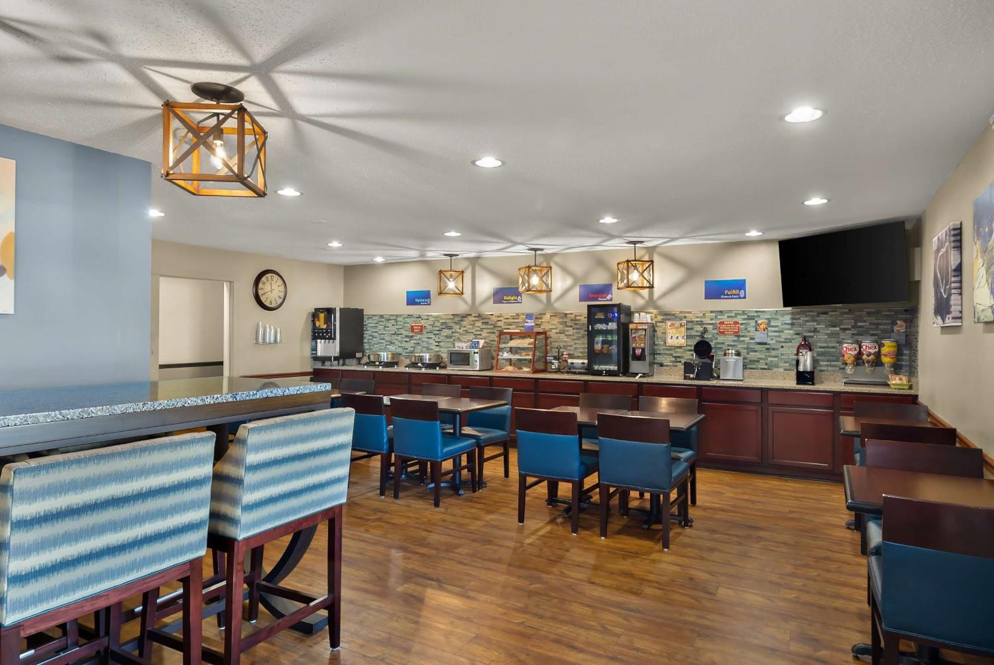 Best Western Lakewood Inn Hebron المظهر الخارجي الصورة