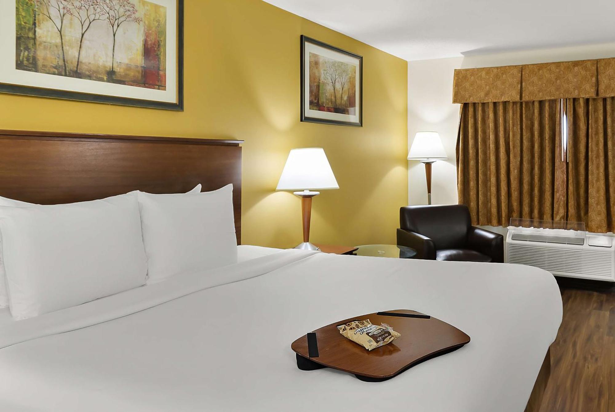 Best Western Lakewood Inn Hebron المظهر الخارجي الصورة