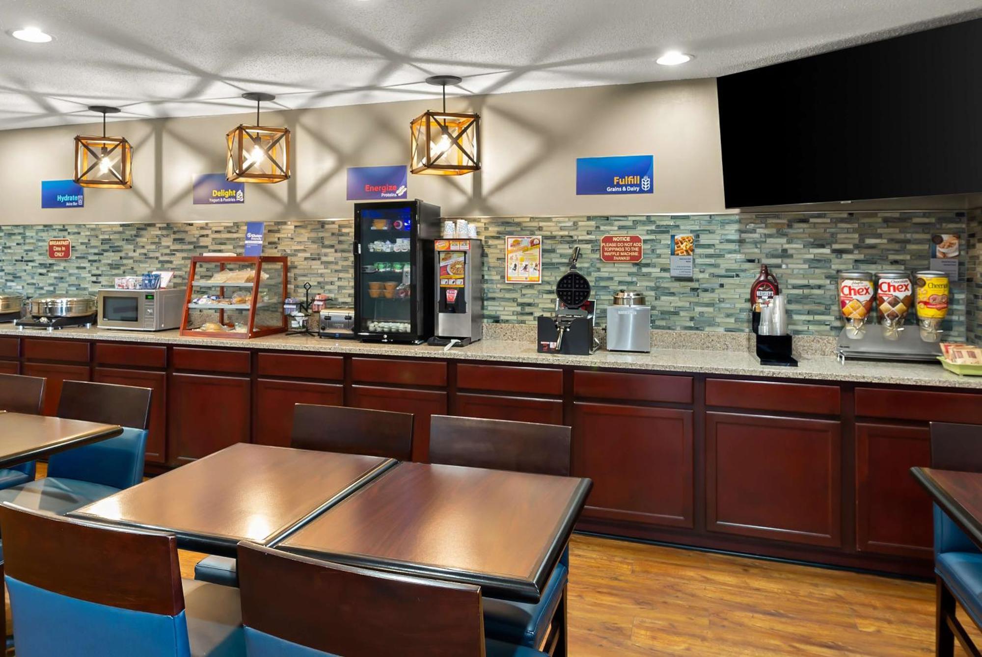 Best Western Lakewood Inn Hebron المظهر الخارجي الصورة