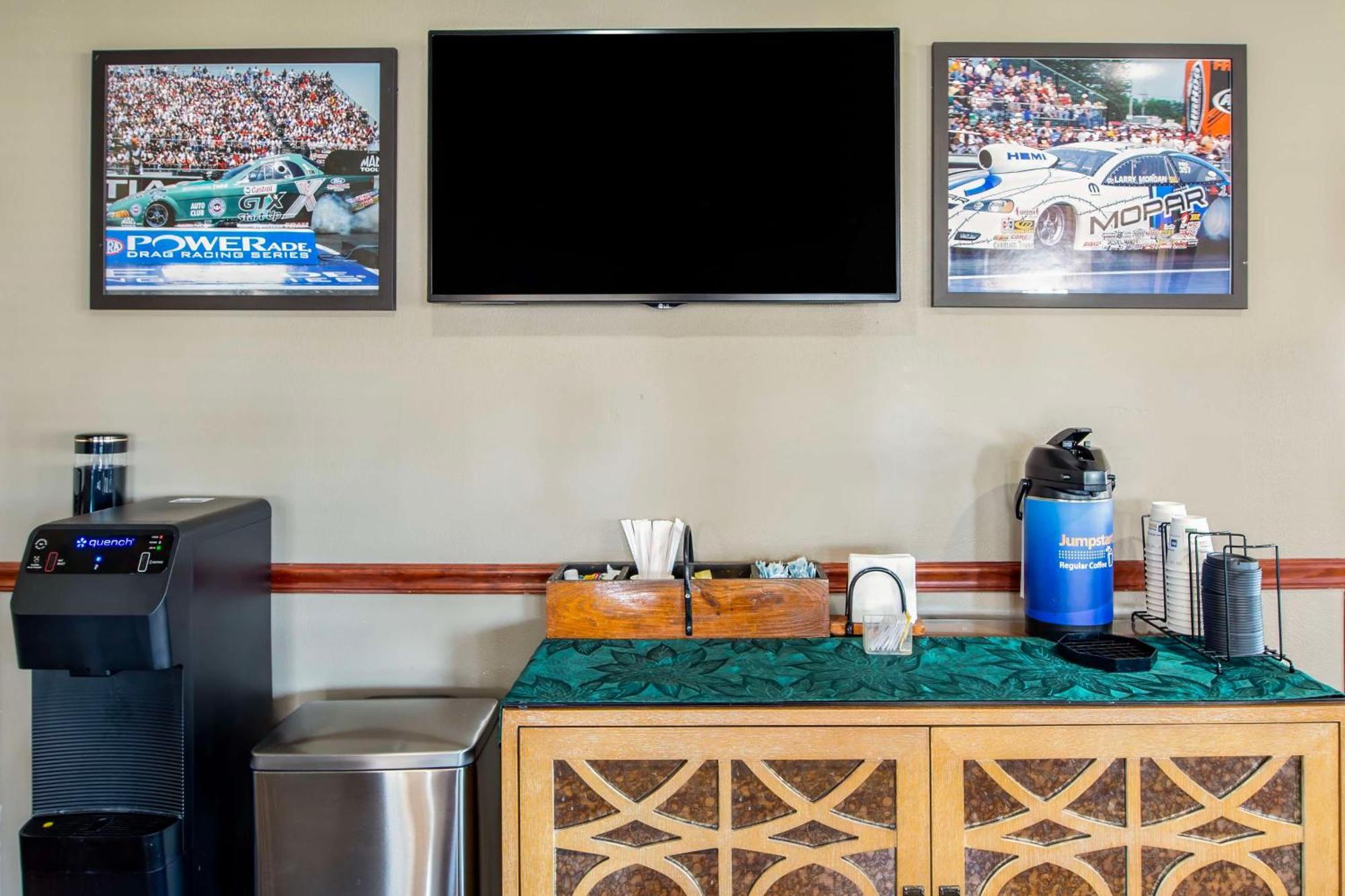 Best Western Lakewood Inn Hebron المظهر الخارجي الصورة